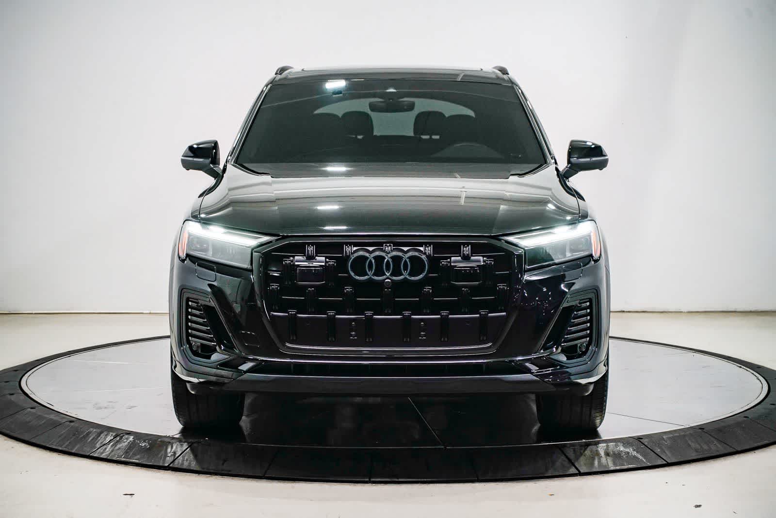 Thumbnail: 2025 Audi Q7 - 6