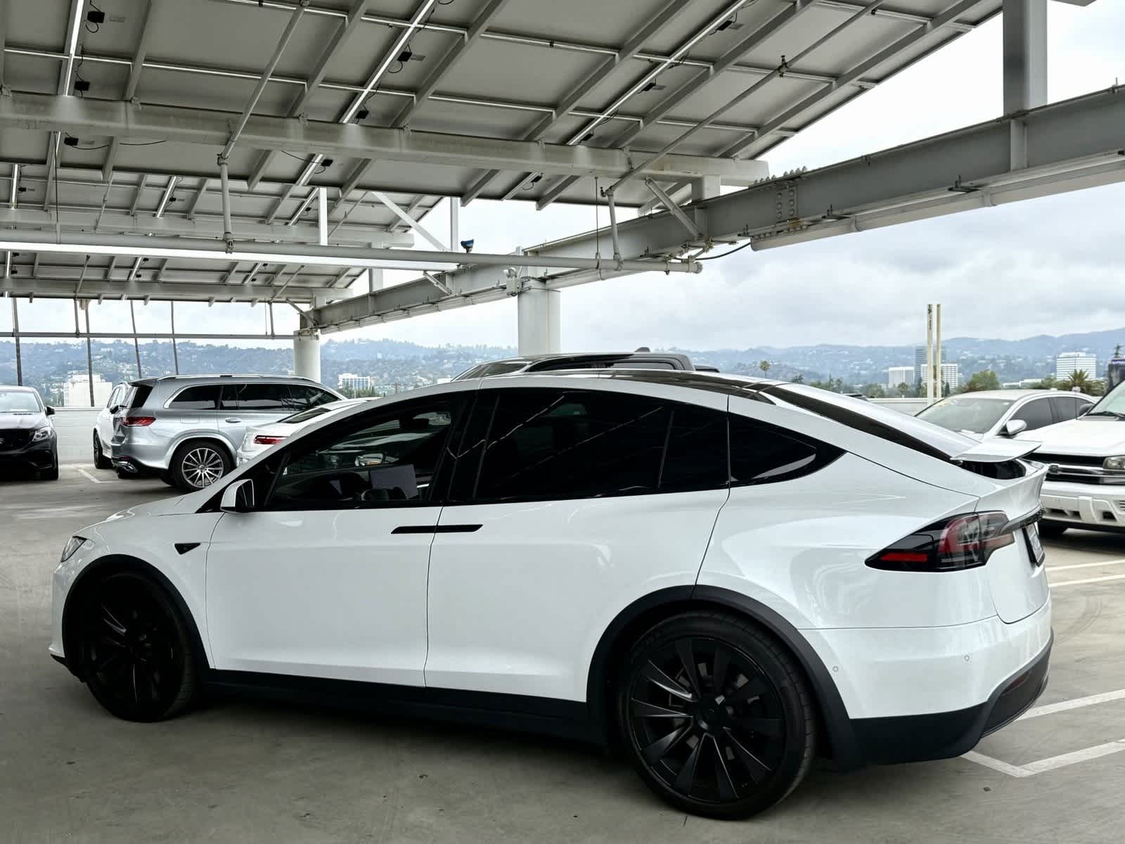 Thumbnail: 2022 Tesla Model X - 2