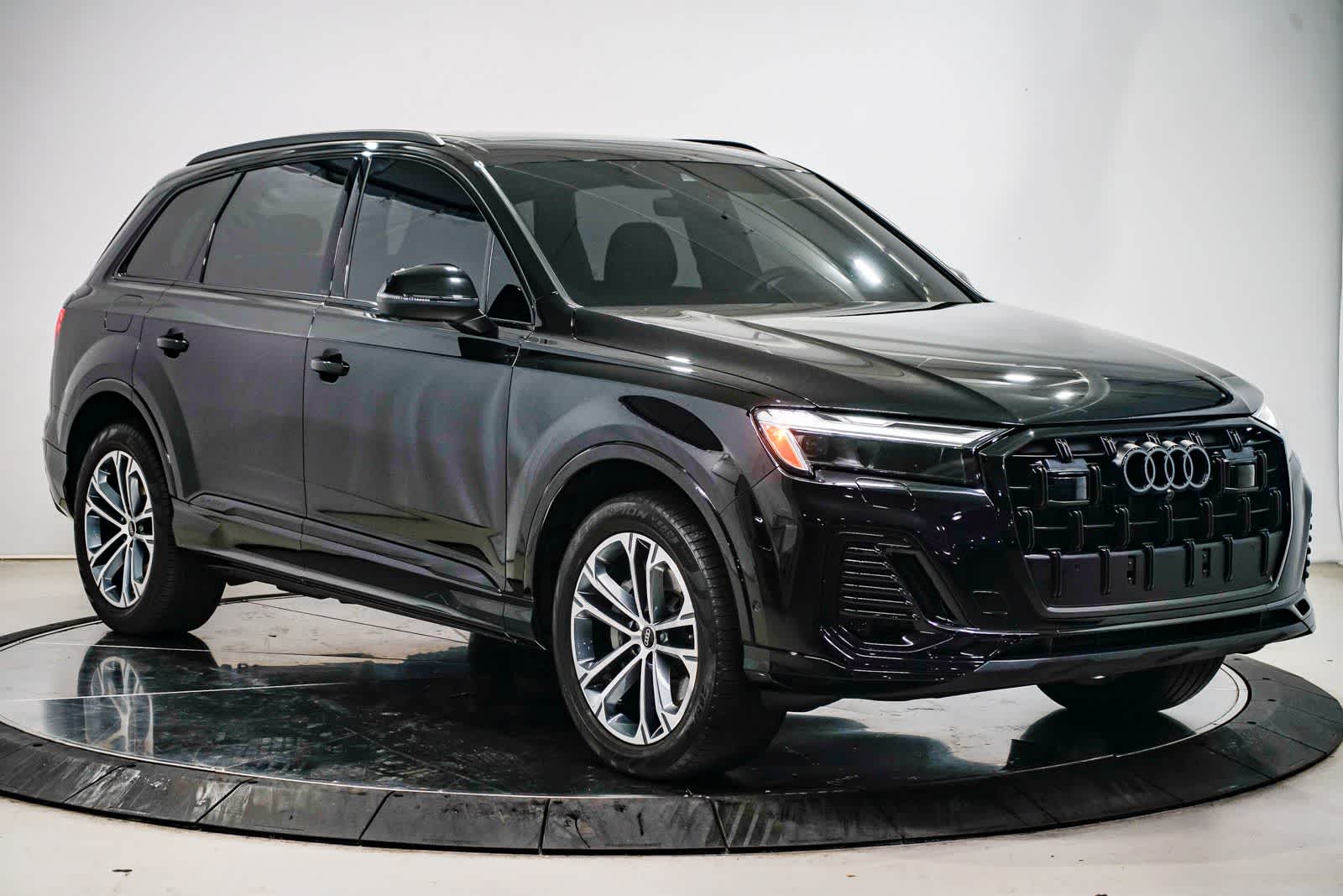 Thumbnail: 2025 Audi Q7 - 5