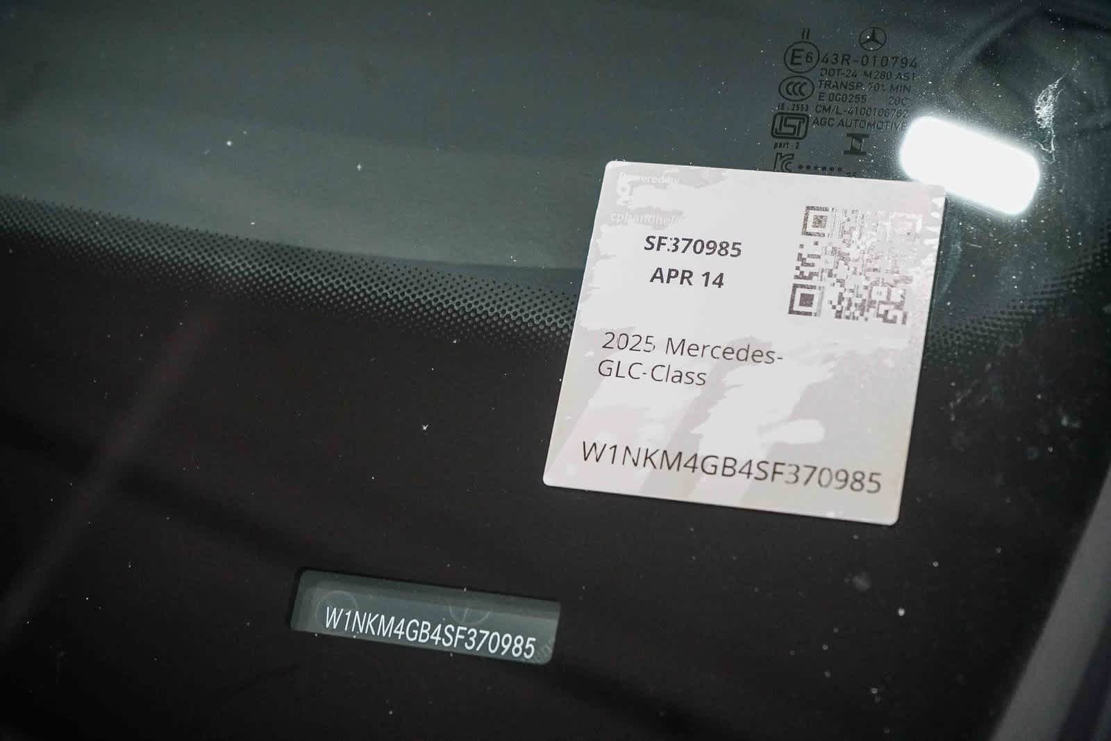 Thumbnail: 2025 Mercedes-Benz GLC - 28