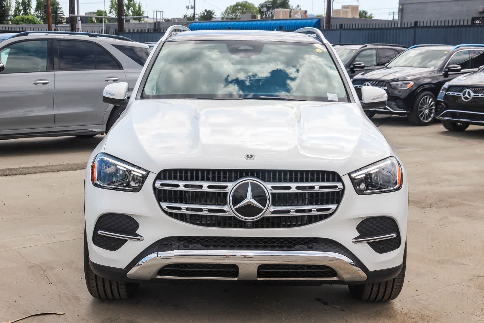 Thumbnail: 2026 Mercedes-Benz GLE - 2