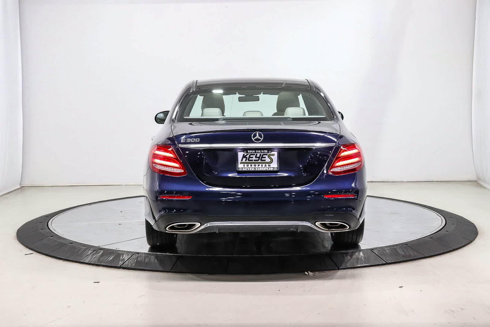 Thumbnail: 2017 Mercedes-Benz E-Class - 3