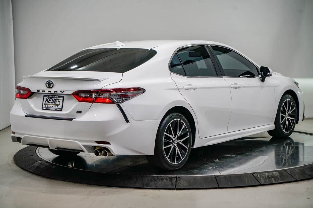 Used 2023 Toyota Camry SE Sedan