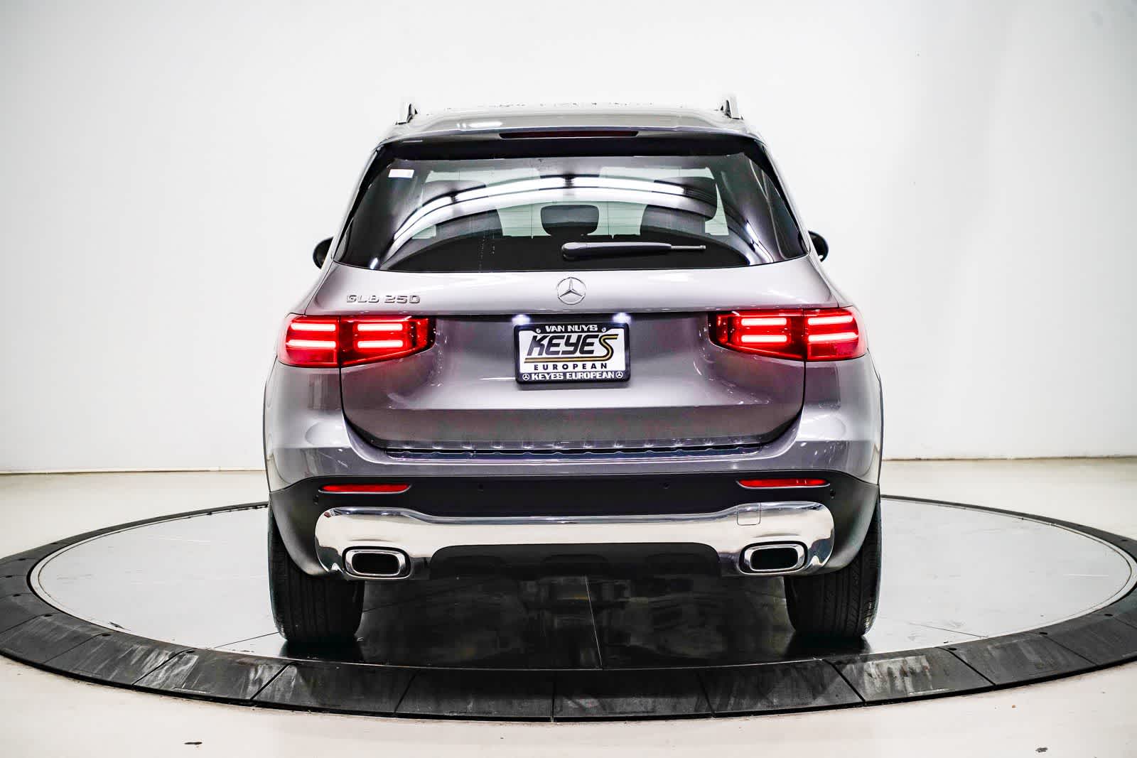 Thumbnail: 2026 Mercedes-Benz GLB - 3