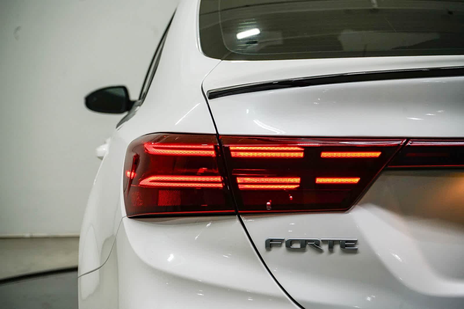 Thumbnail: 2024 Kia Forte - 9