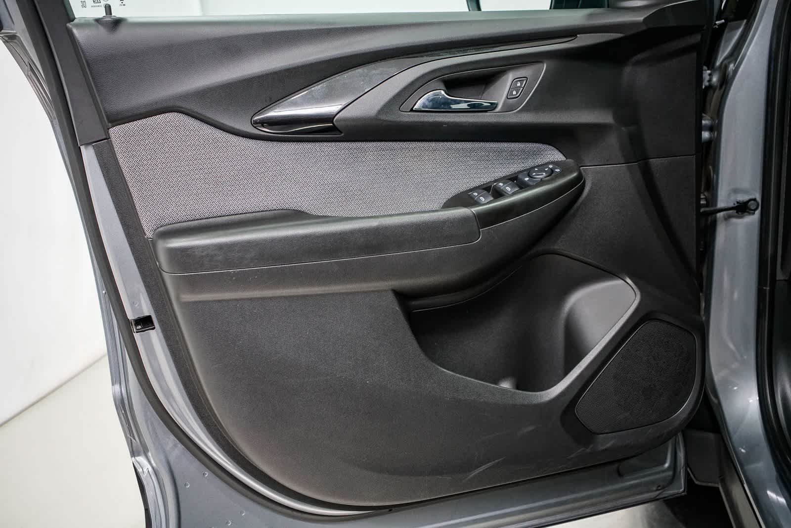 Thumbnail: 2023 Chevrolet TrailBlazer - 18