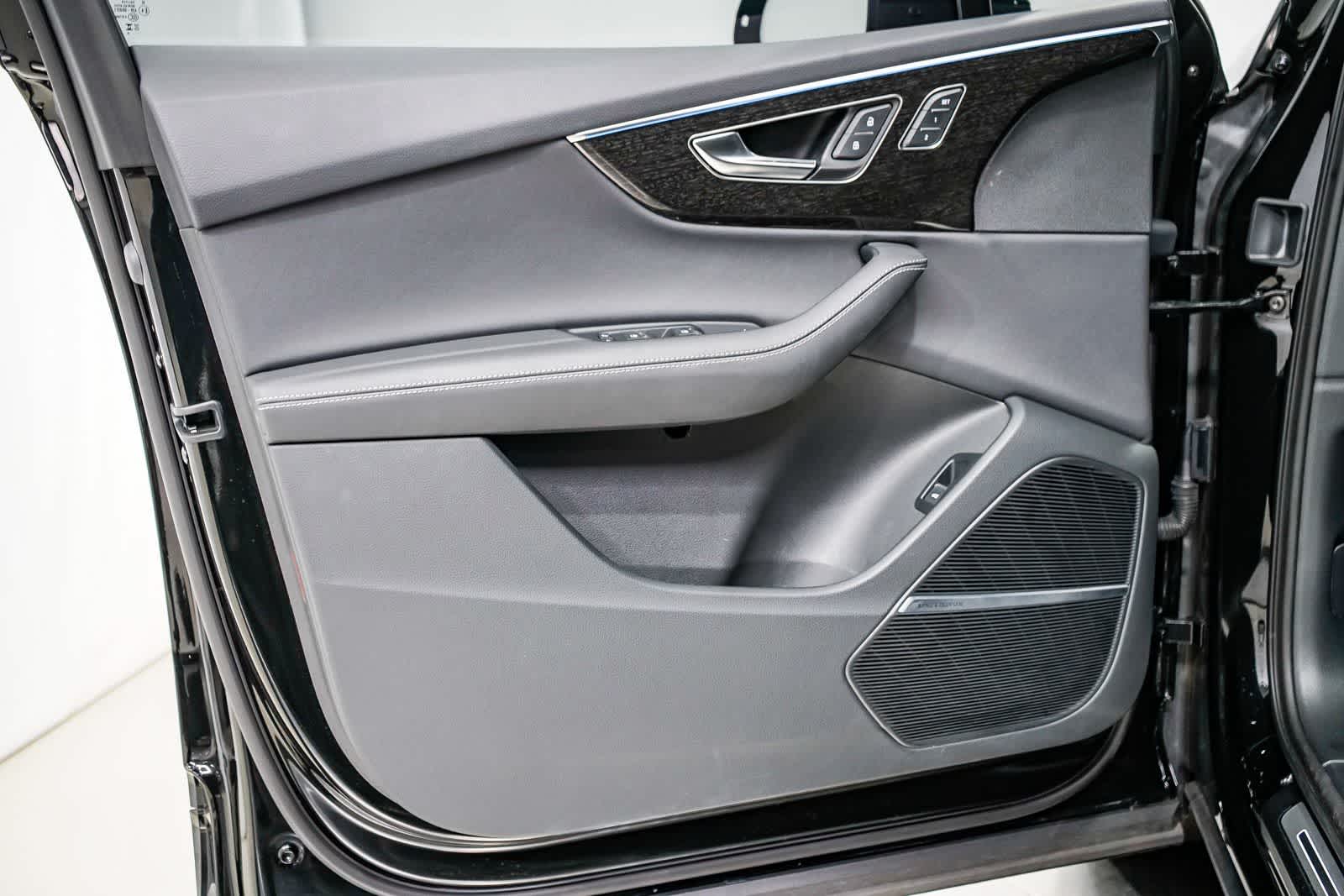 Thumbnail: 2025 Audi Q7 - 20