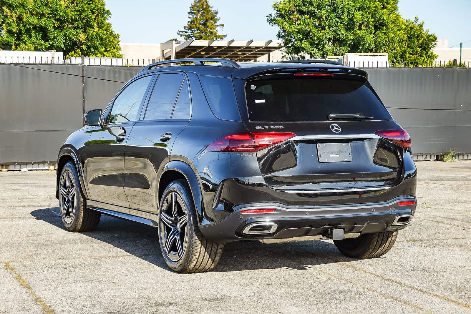 Thumbnail: 2026 Mercedes-Benz GLE - 4