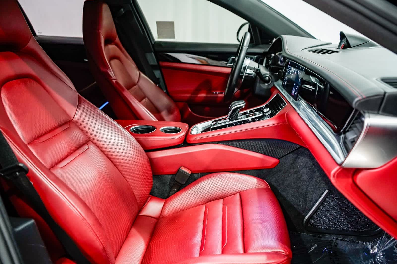 Thumbnail: 2018 Porsche Panamera - 16