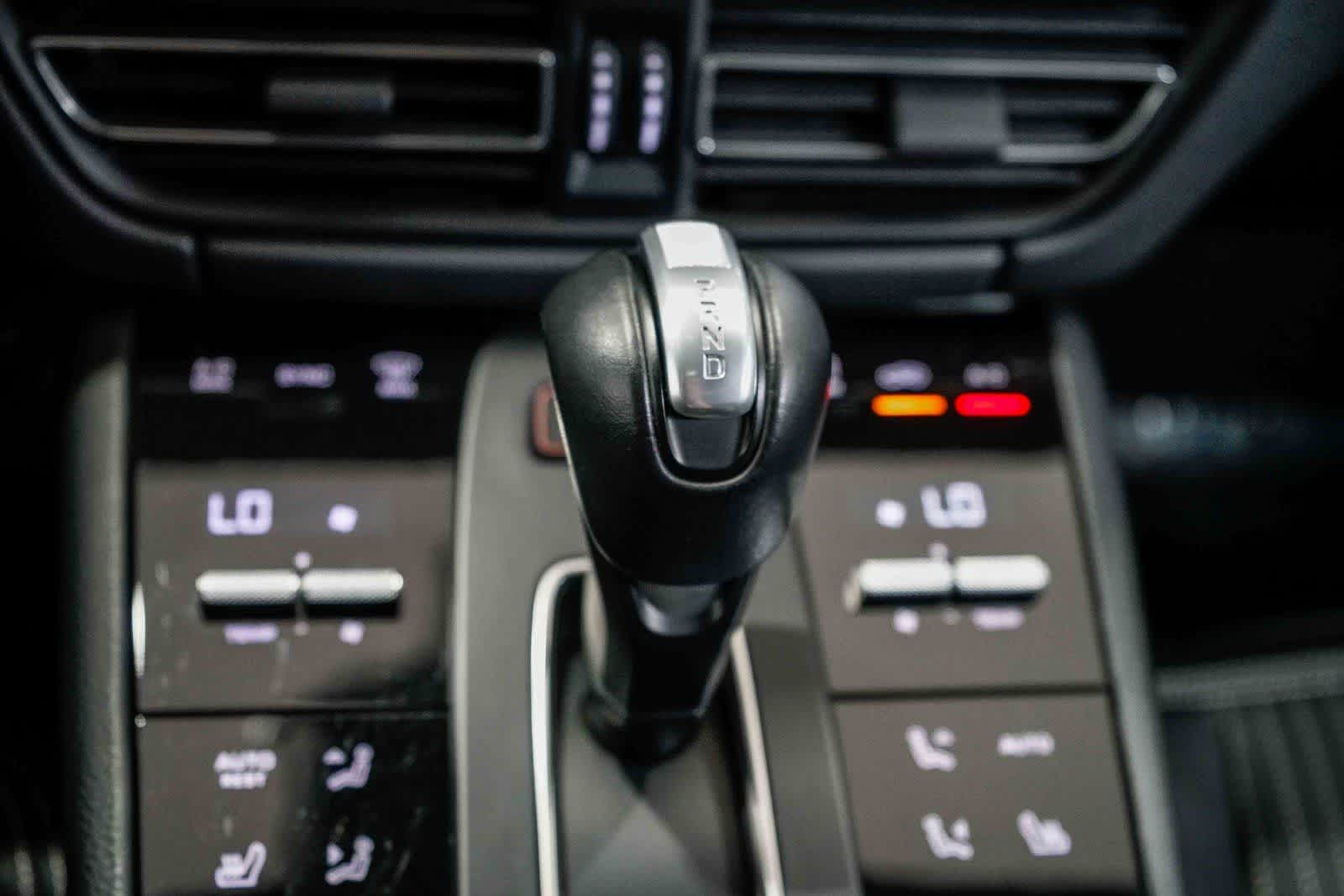 Thumbnail: 2024 Porsche Macan - 21