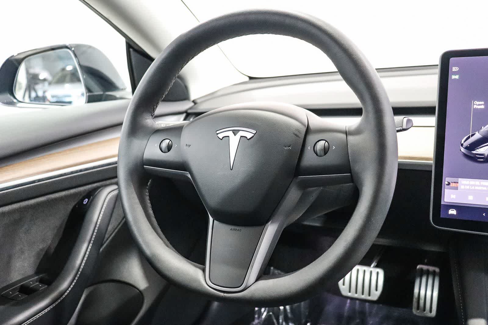 Thumbnail: 2022 Tesla Model 3 - 15
