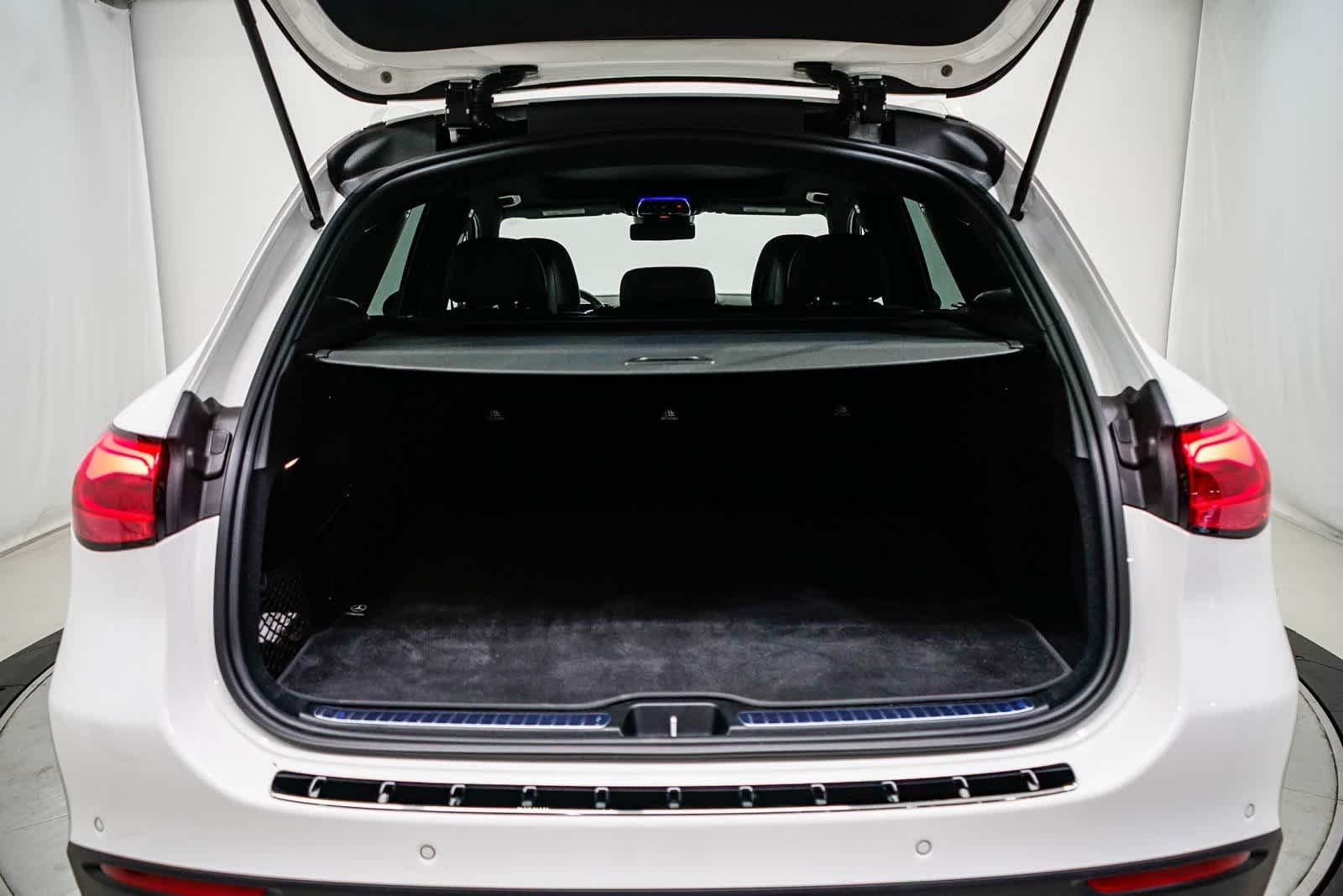 Thumbnail: 2025 Mercedes-Benz GLC - 27