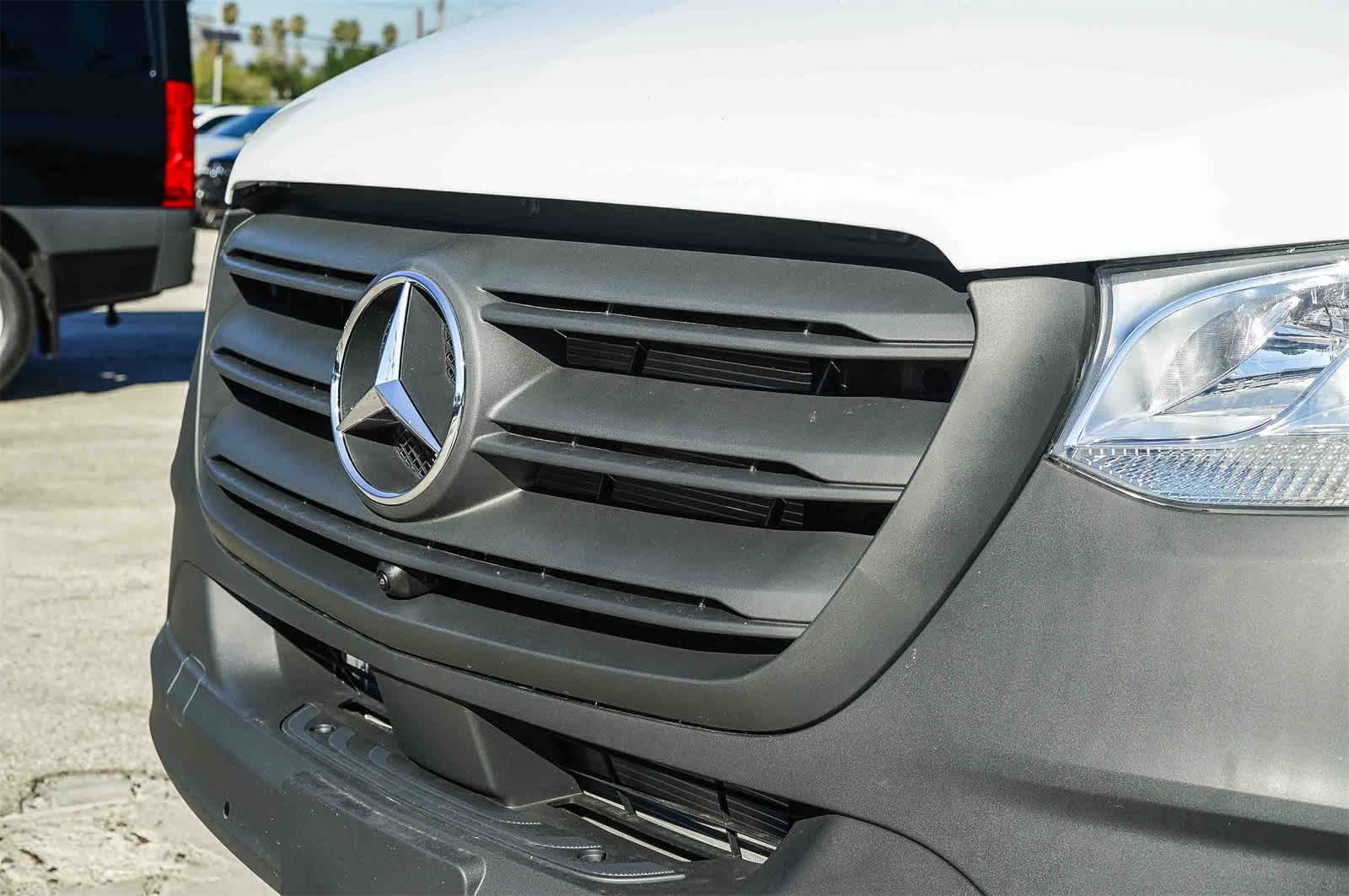 Thumbnail: 2026 Mercedes-Benz Sprinter - 8