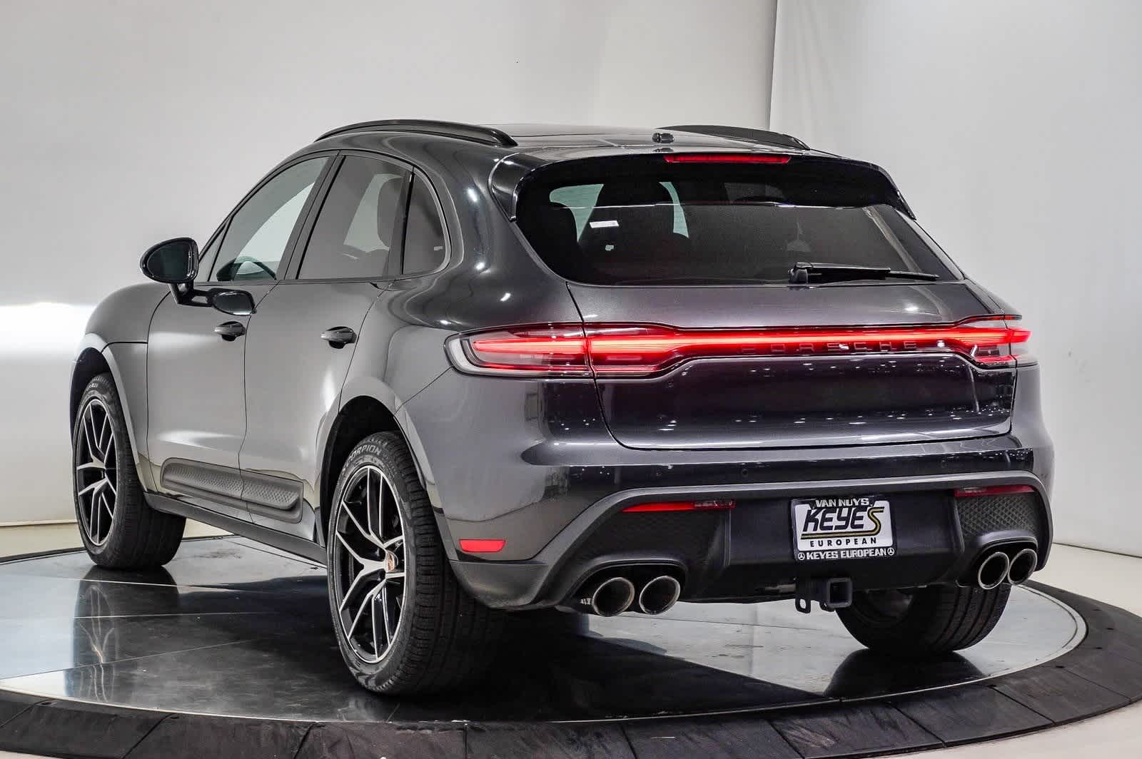 Thumbnail: 2023 Porsche Macan - 6