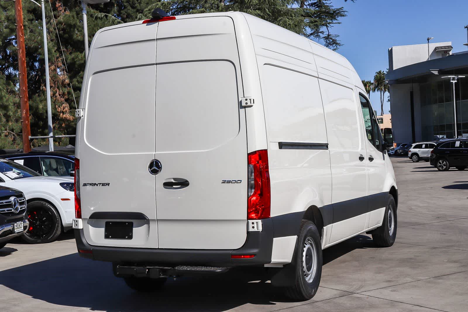 Thumbnail: 2026 Mercedes-Benz Sprinter - 4