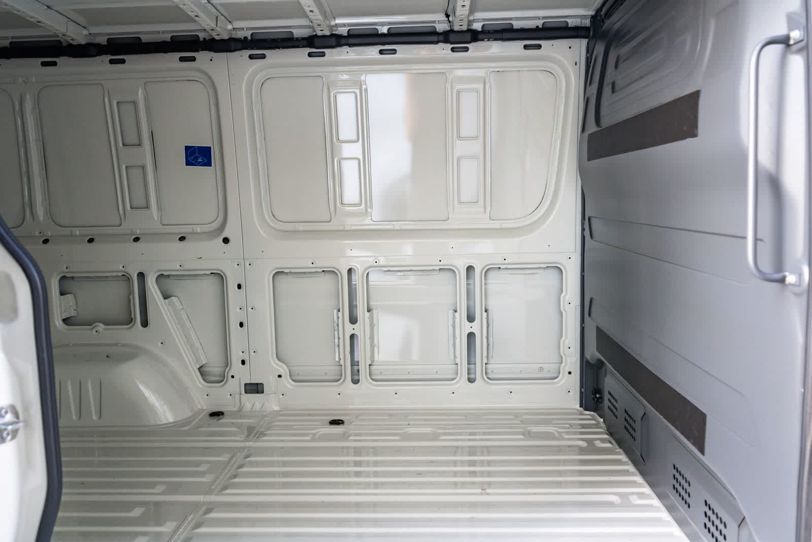 Thumbnail: 2026 Mercedes-Benz Sprinter - 17