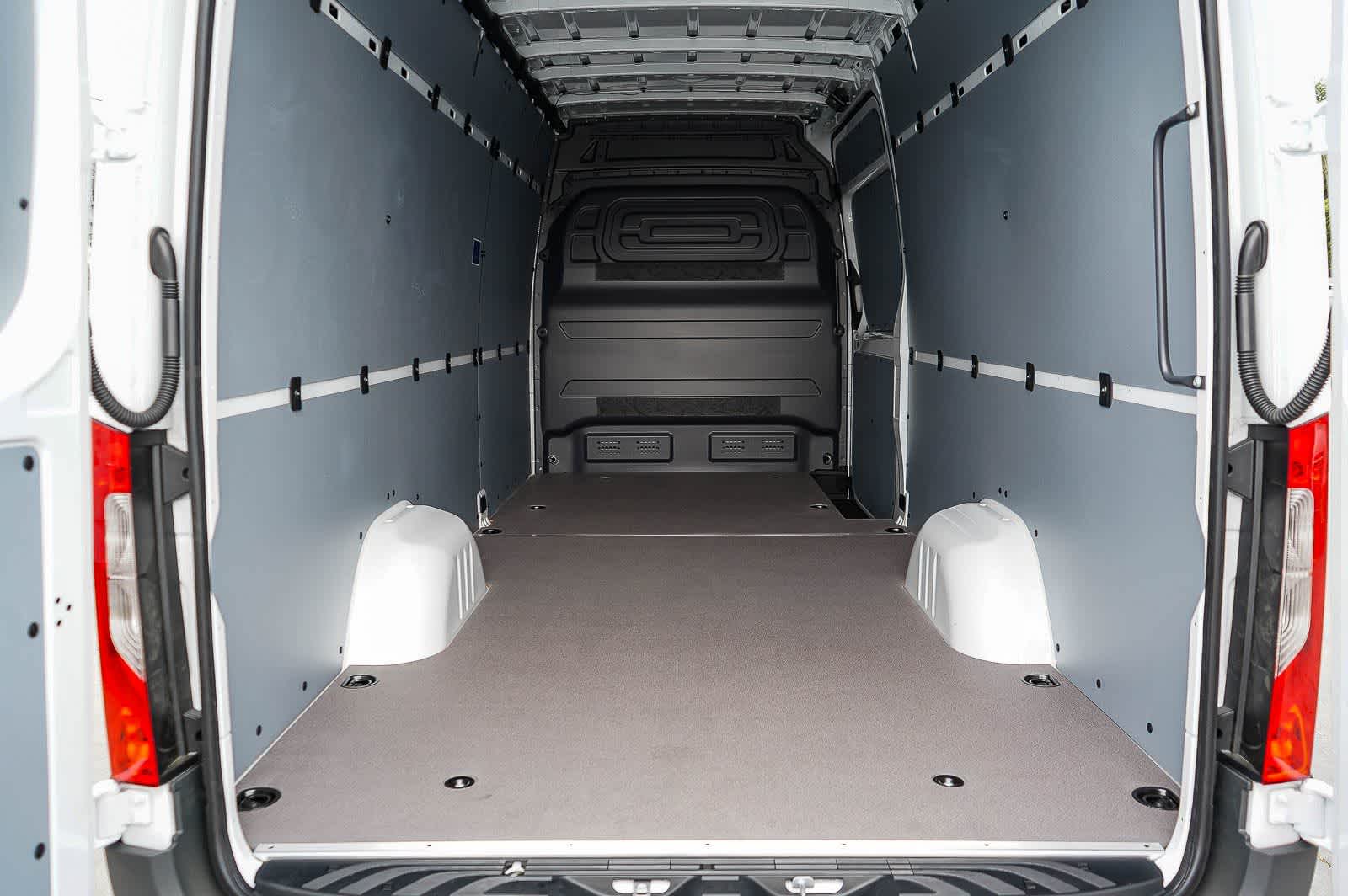 Thumbnail: 2026 Mercedes-Benz Sprinter - 18