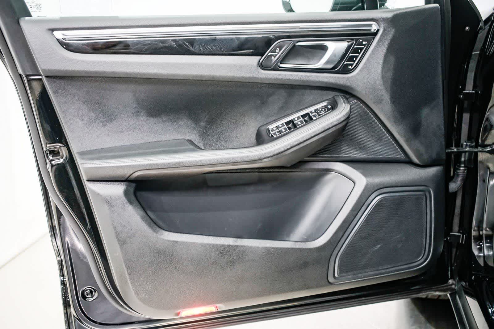 Thumbnail: 2024 Porsche Macan - 19