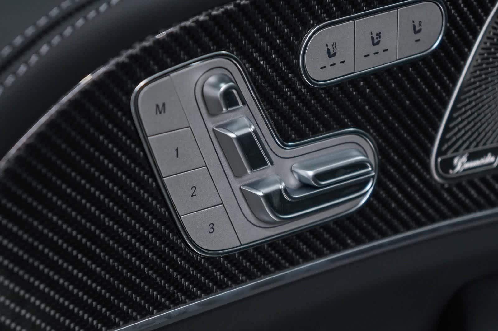 Thumbnail: 2025 Mercedes-Benz GLE - 25