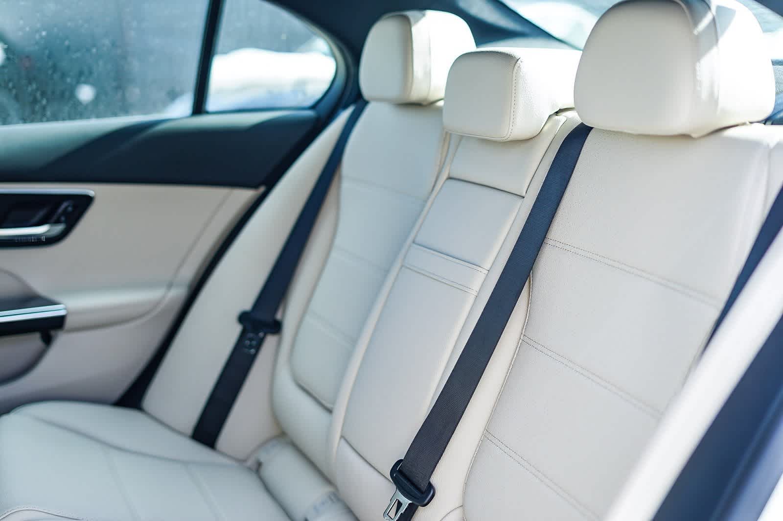 Thumbnail: 2025 Mercedes-Benz C-Class - 19