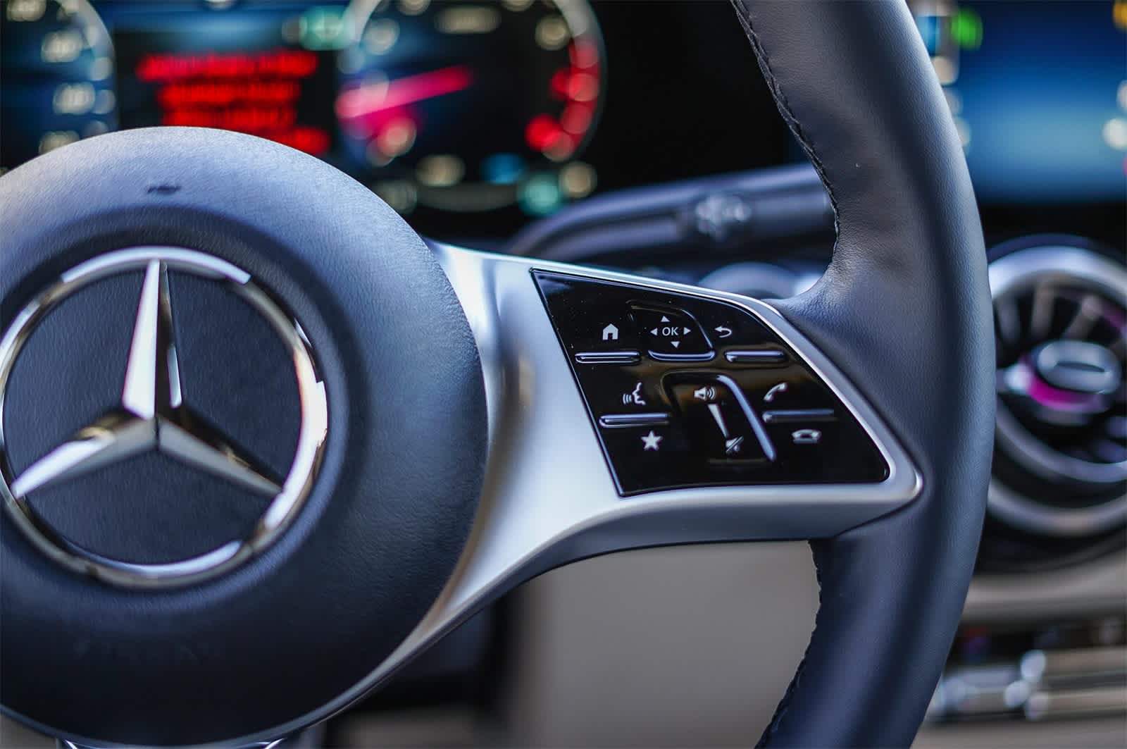 Thumbnail: 2026 Mercedes-Benz GLB - 19