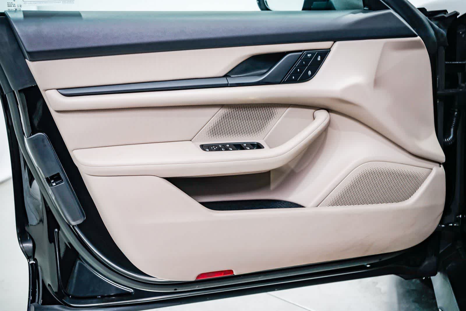 Thumbnail: 2023 Porsche Taycan - 20