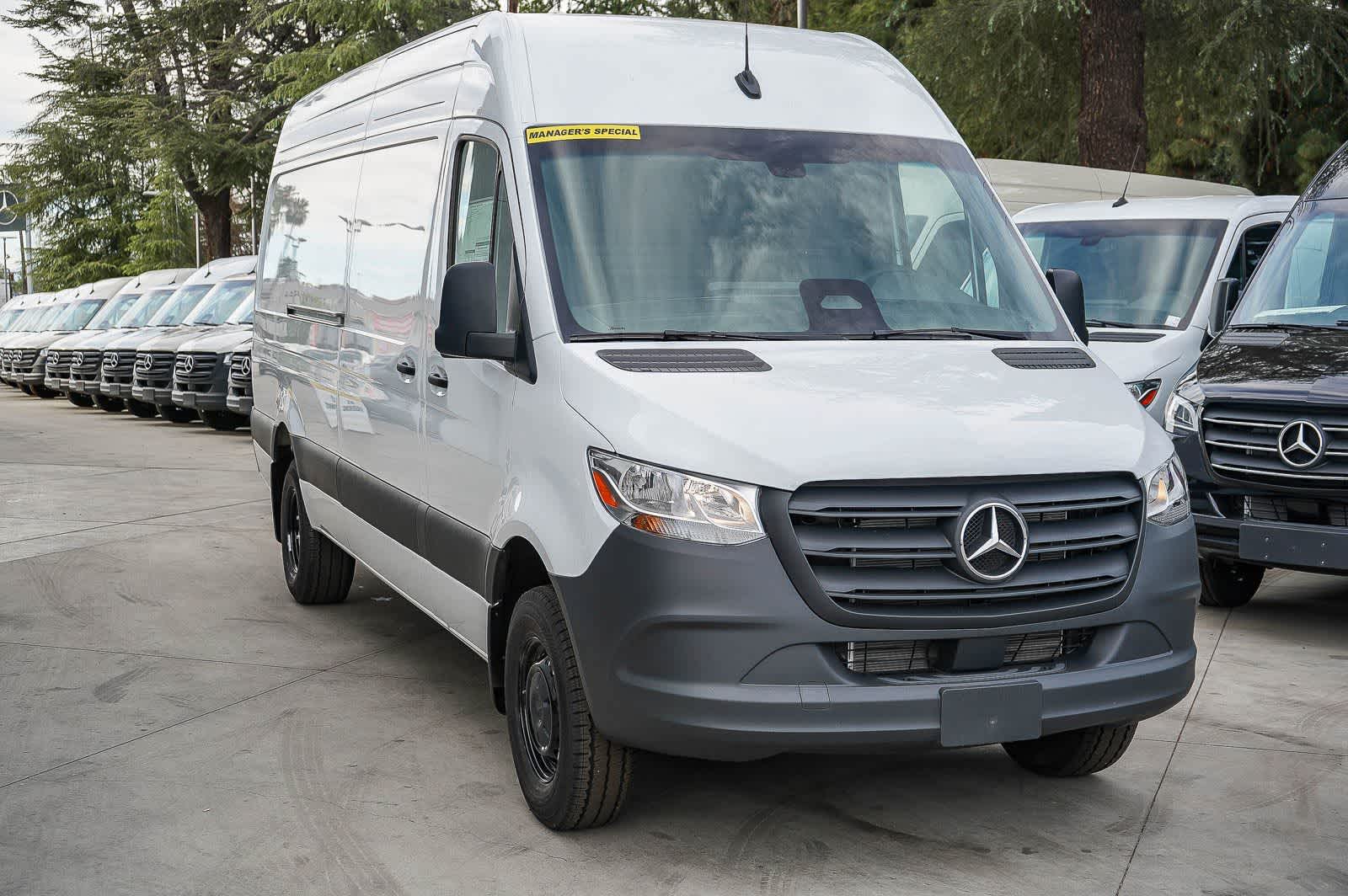 Thumbnail: 2026 Mercedes-Benz Sprinter - 3
