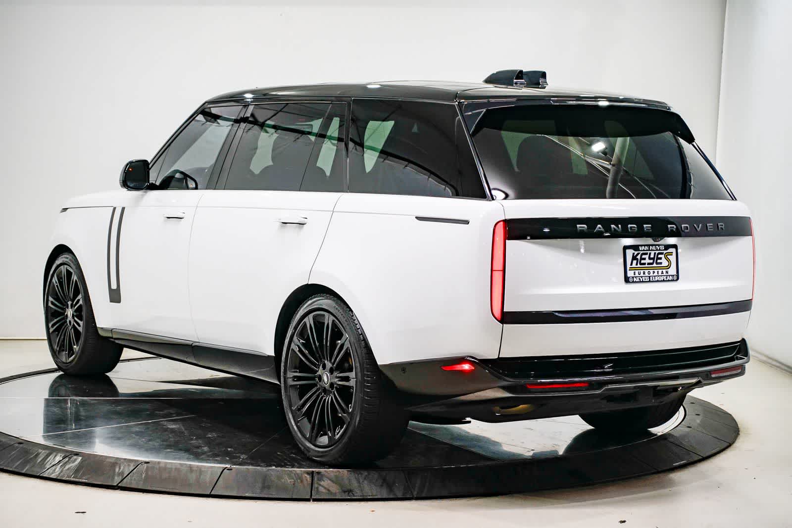 Thumbnail: 2024 Land Rover Range Rover - 2