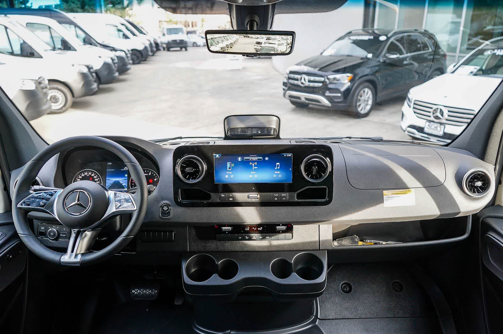 Thumbnail: 2026 Mercedes-Benz Sprinter - 12