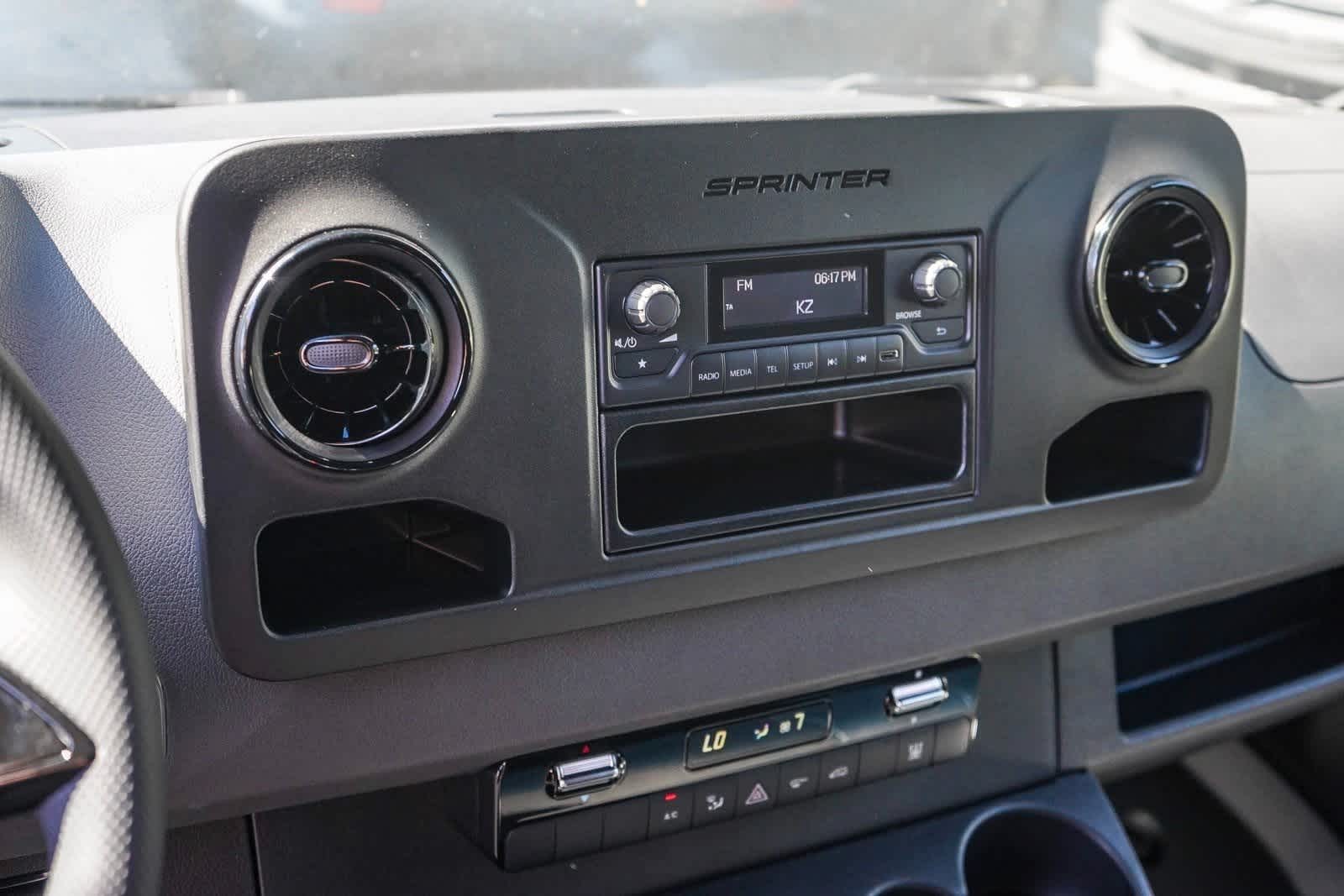 Thumbnail: 2024 Mercedes-Benz eSprinter - 14