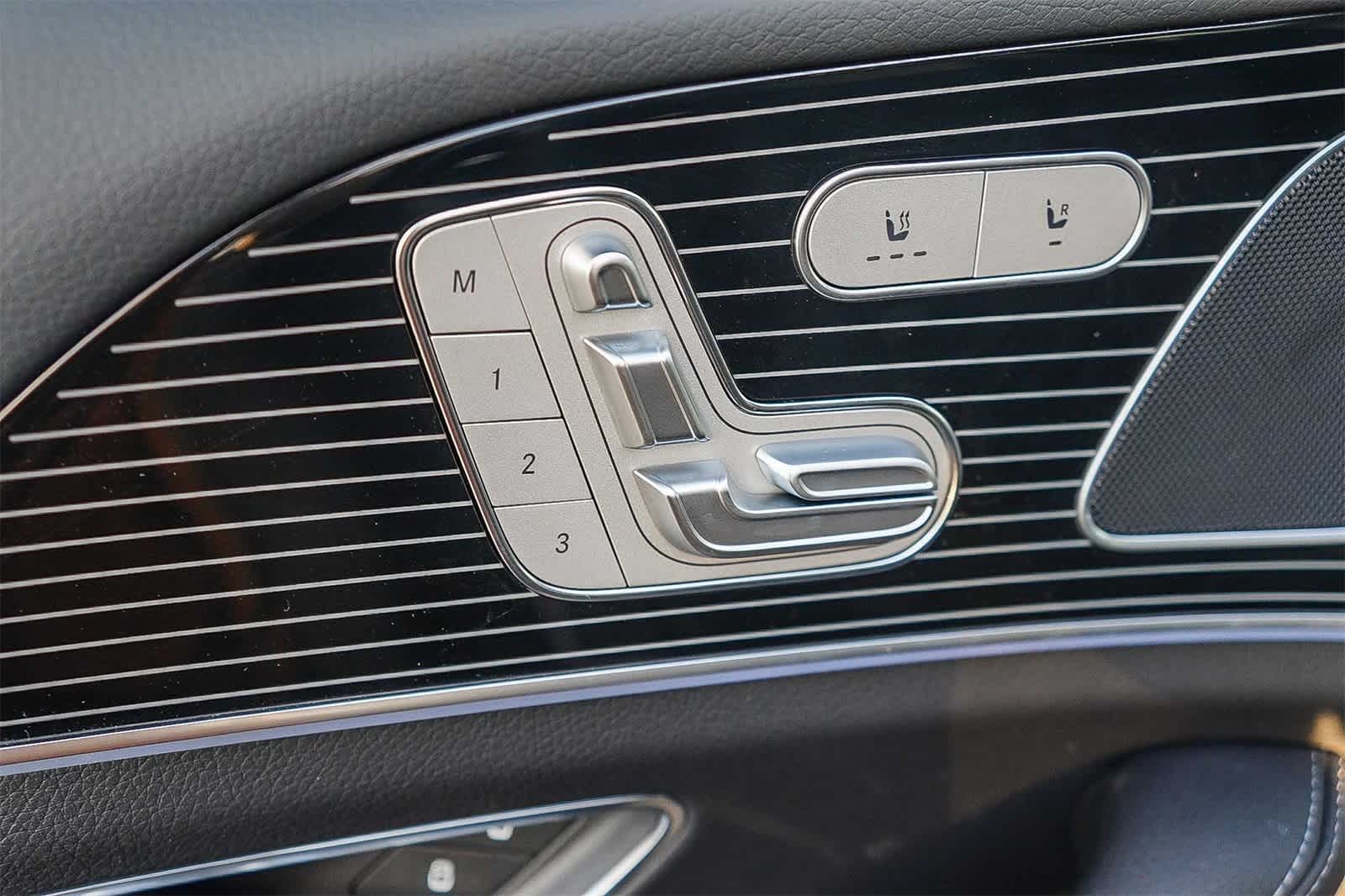 Thumbnail: 2026 Mercedes-Benz GLE - 25