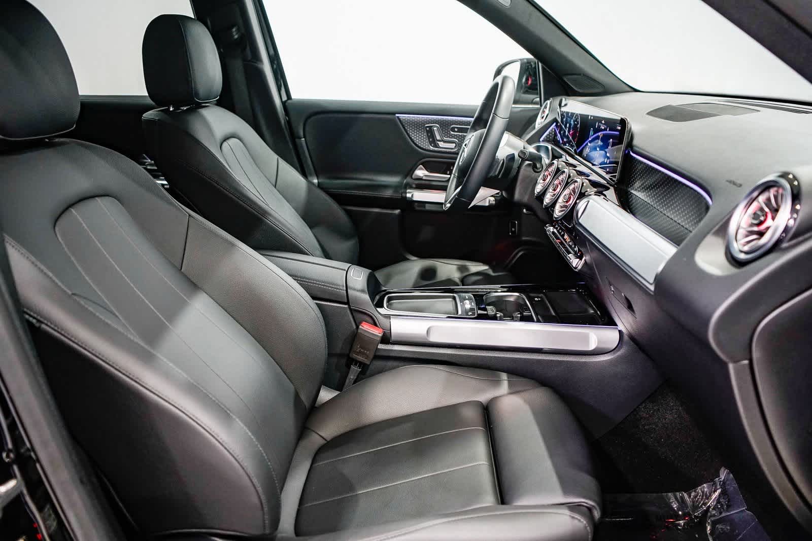 Thumbnail: 2025 Mercedes-Benz GLB - 16