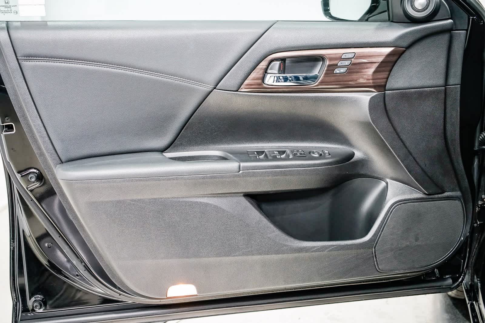 Thumbnail: 2016 Honda Accord - 19