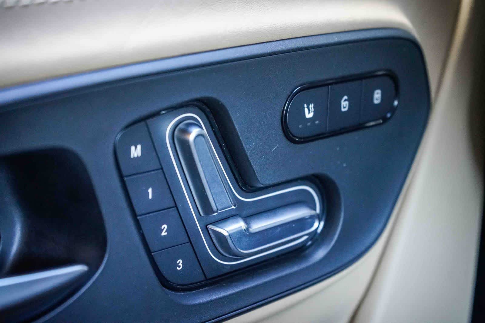 Thumbnail: 2025 Mercedes-Benz Sprinter - 22