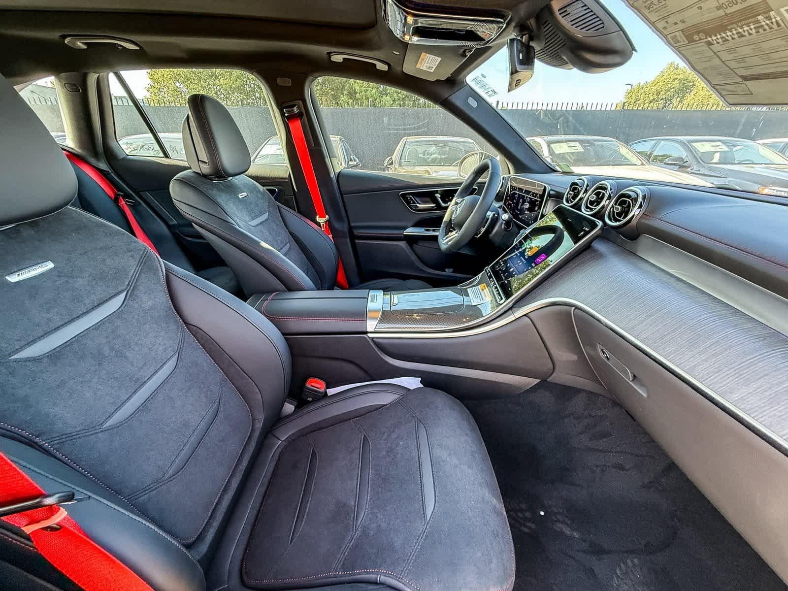 Thumbnail: 2025 Mercedes-Benz GLC - 18