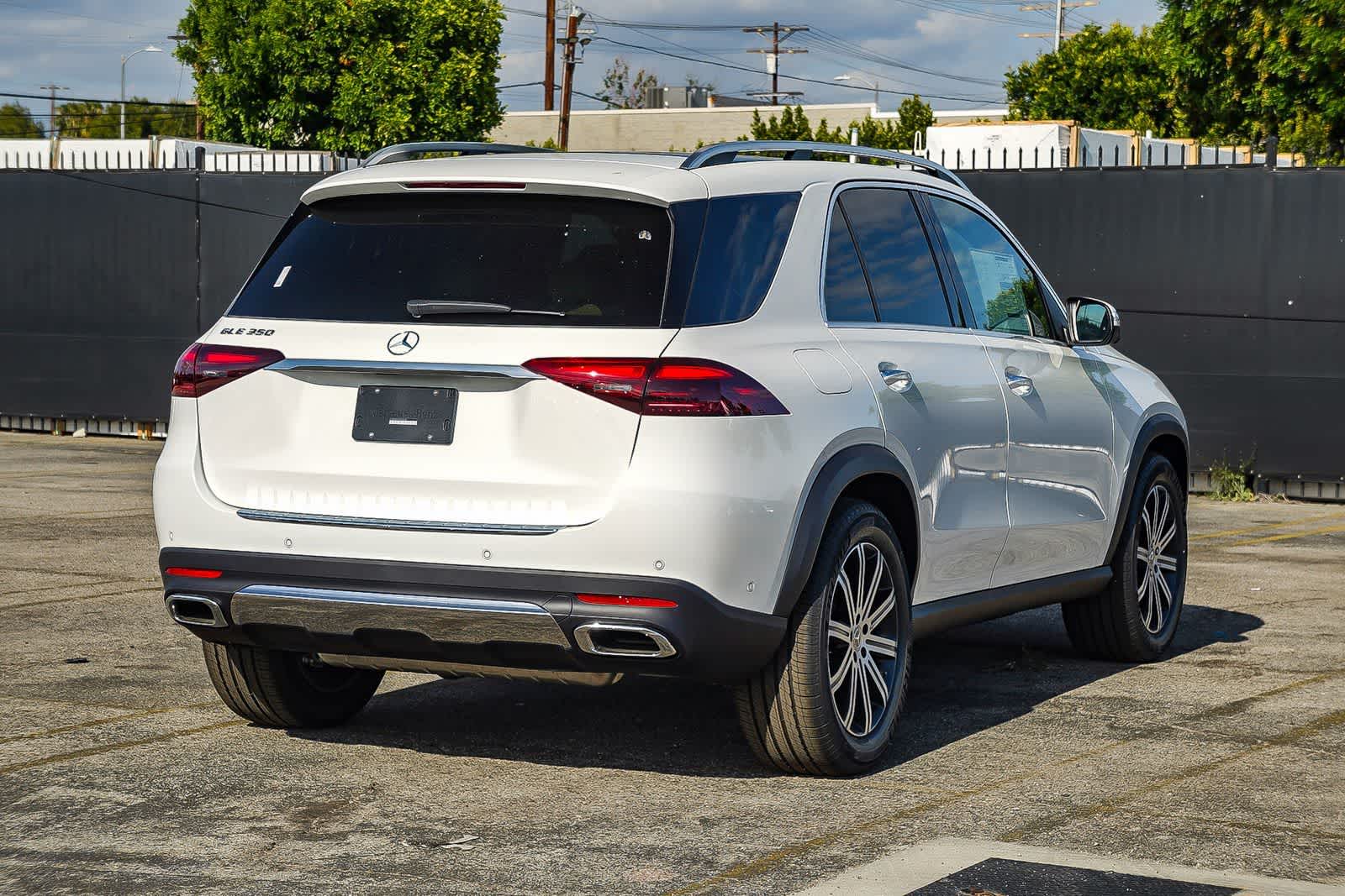 Thumbnail: 2026 Mercedes-Benz GLE - 4