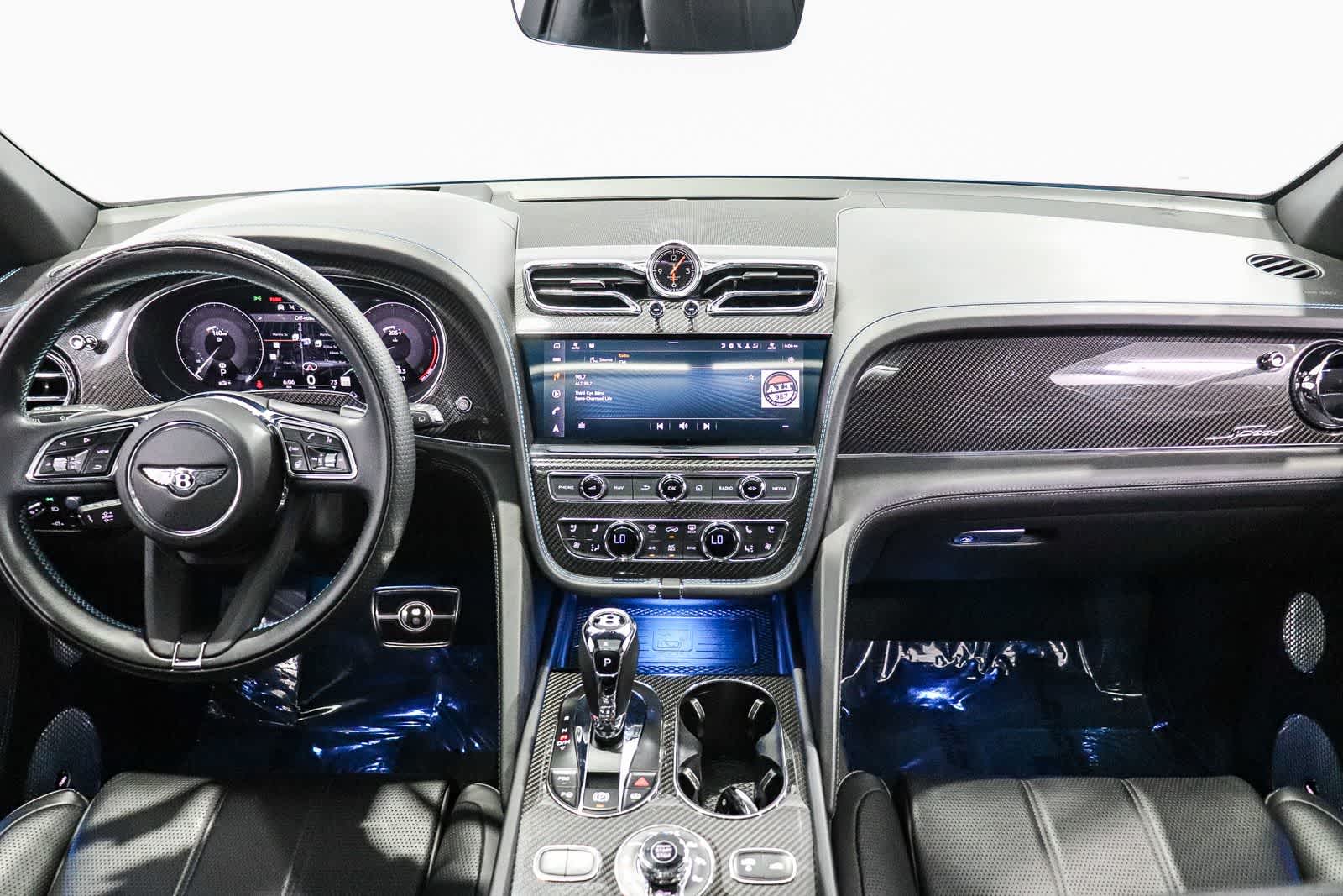 Thumbnail: 2022 Bentley Bentayga - 12