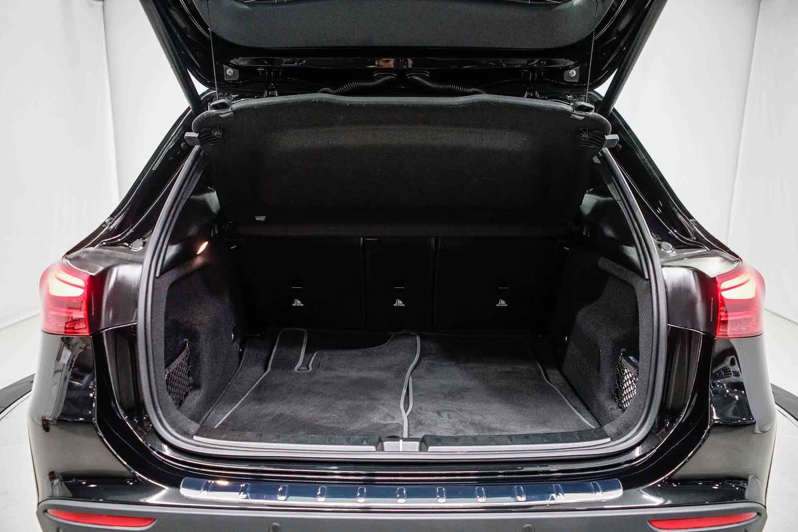 Thumbnail: 2025 Mercedes-Benz GLA - 26