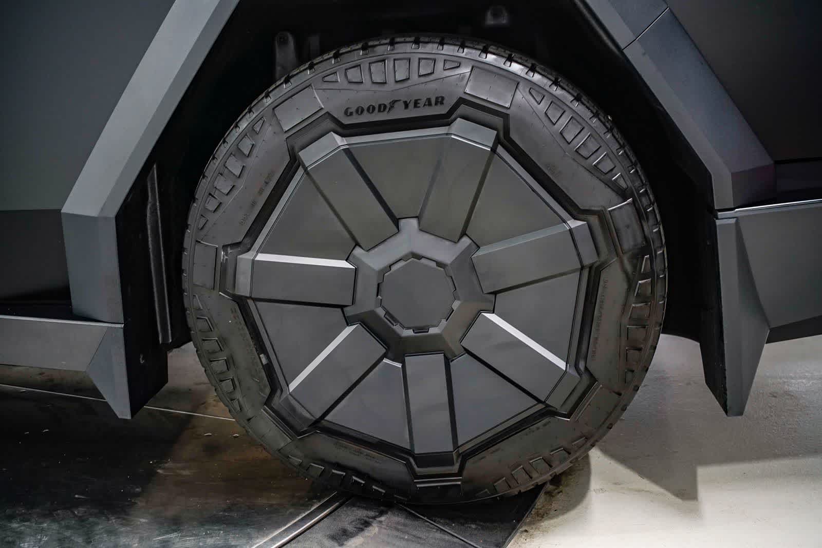 Thumbnail: 2024 Tesla Cybertruck - 10