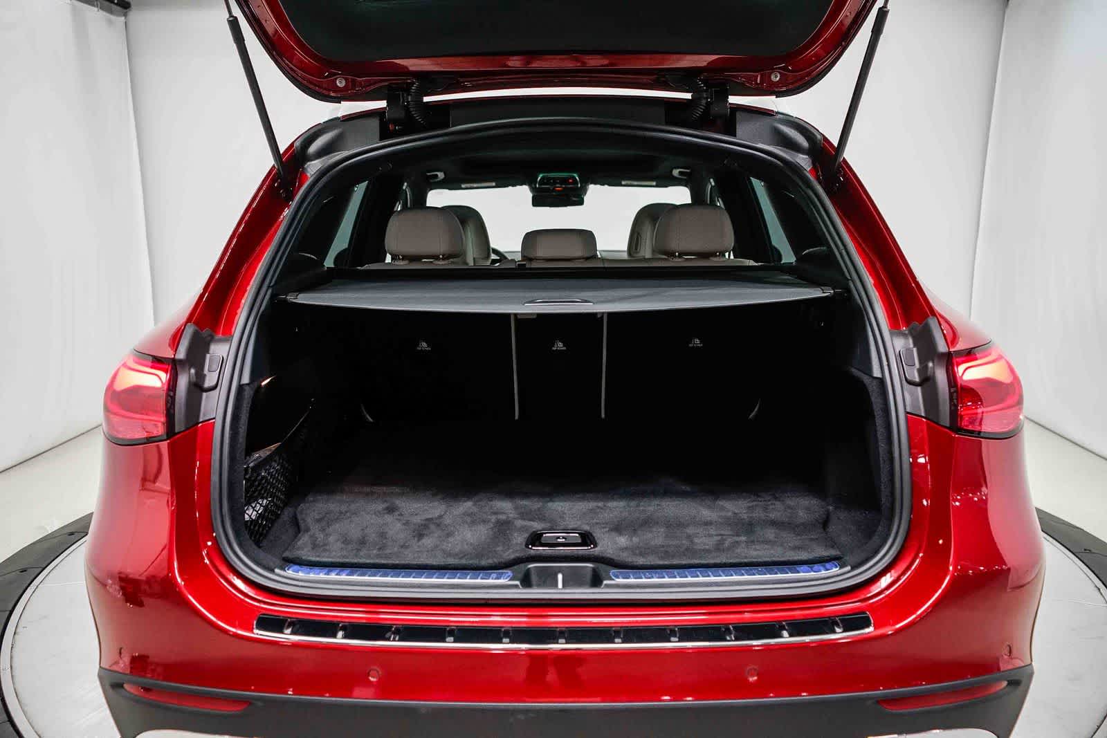 Thumbnail: 2026 Mercedes-Benz GLC - 27