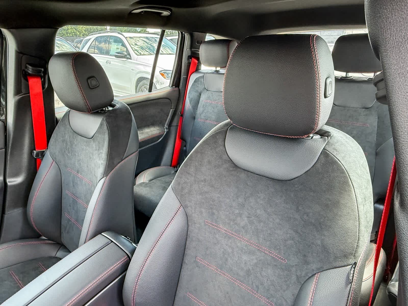 Thumbnail: 2025 Mercedes-Benz GLB - 28