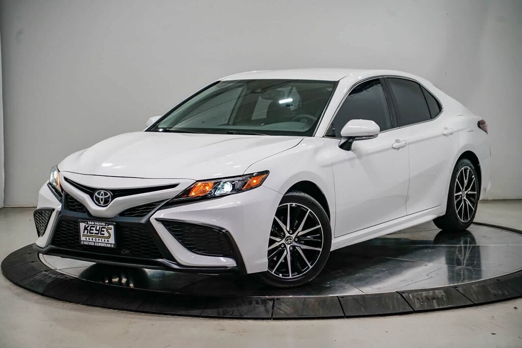 Used 2023 Toyota Camry SE Sedan