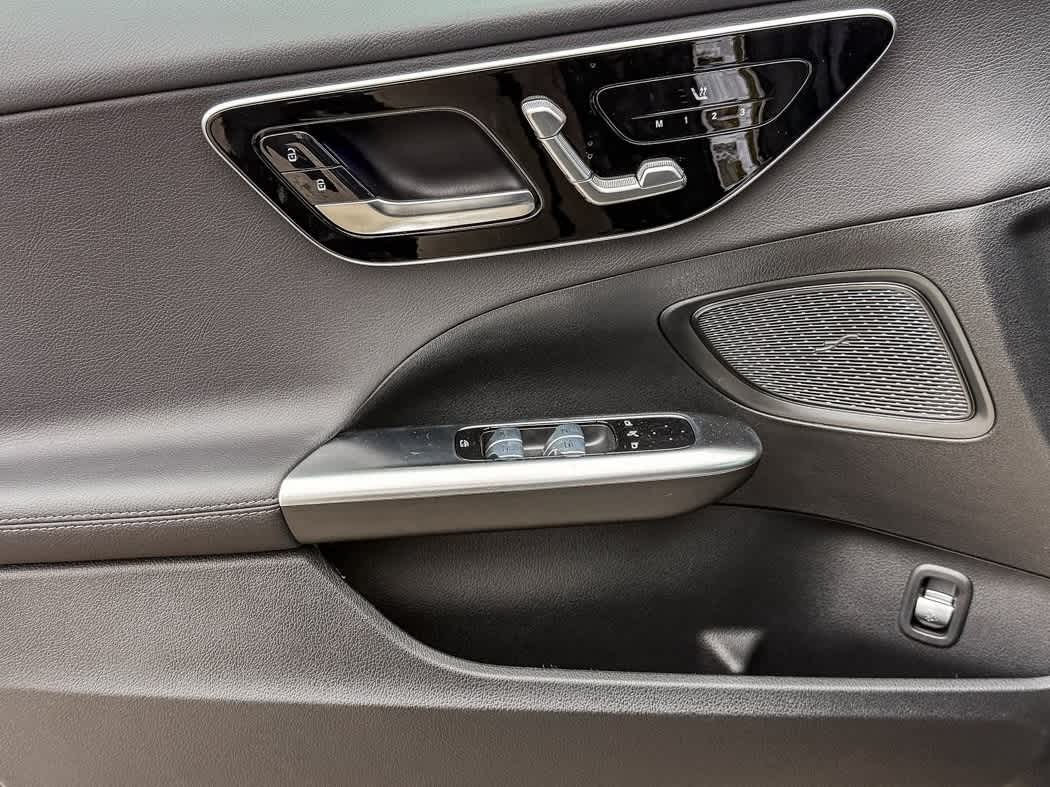 Thumbnail: 2025 Mercedes-Benz C-Class - 21
