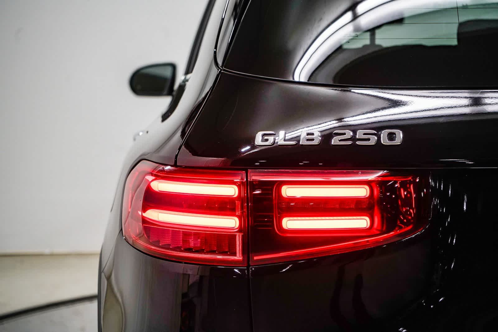 Thumbnail: 2025 Mercedes-Benz GLB - 9