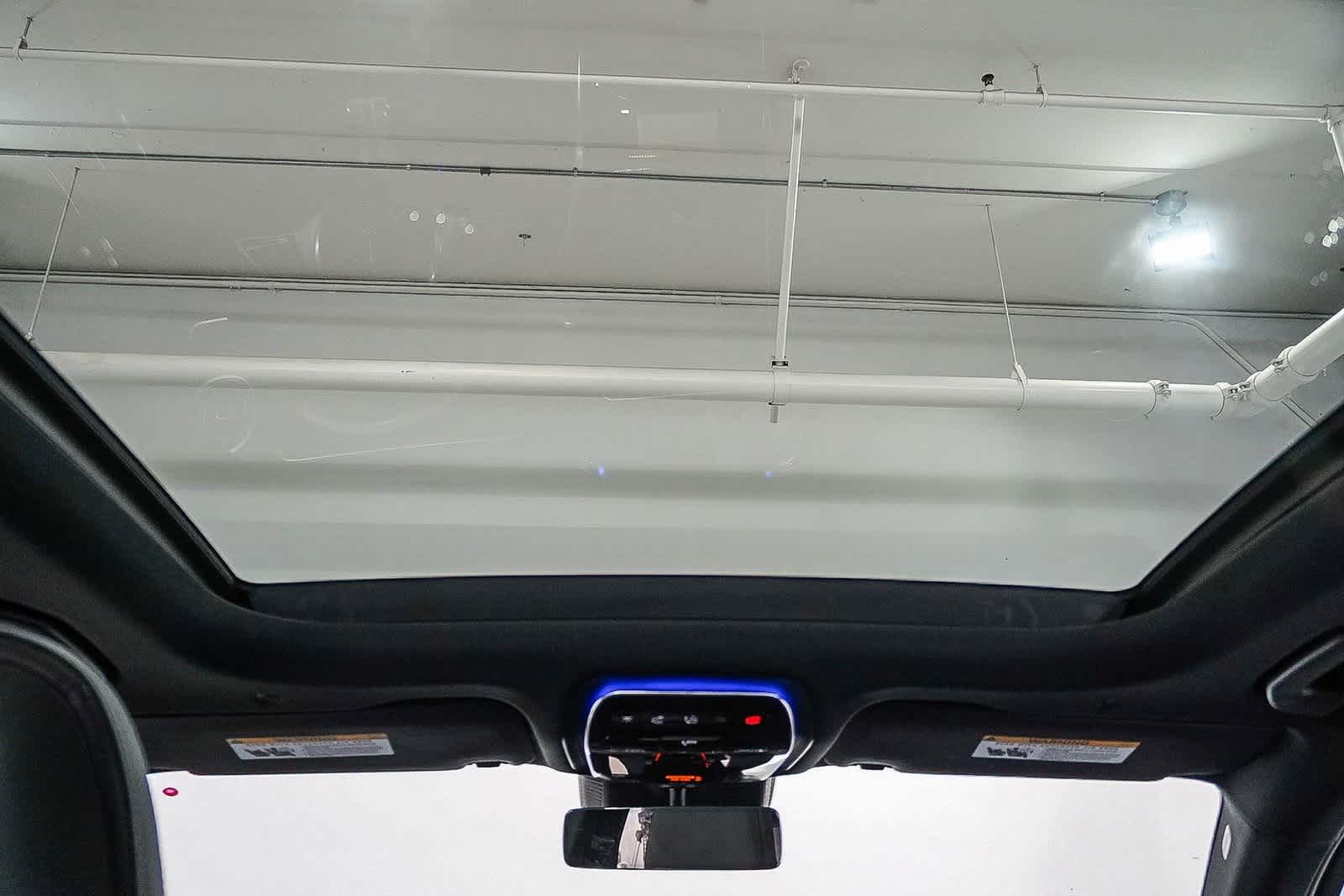 Thumbnail: 2025 Mercedes-Benz GLC - 18