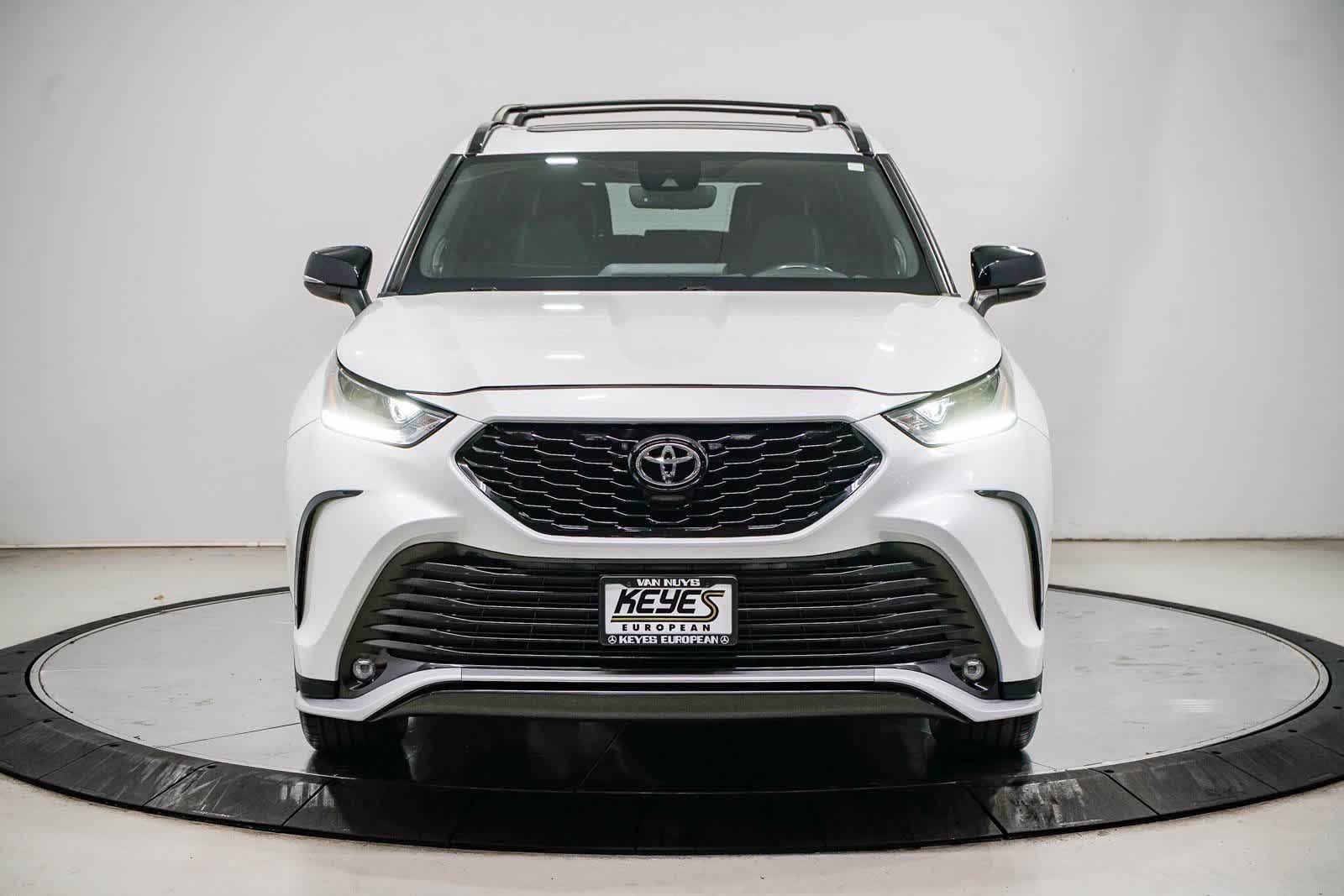 Thumbnail: 2023 Toyota Highlander - 7