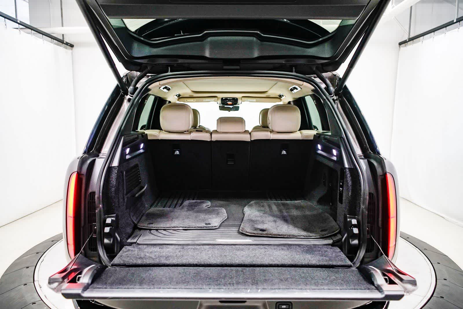 Thumbnail: 2023 Land Rover Range Rover - 27