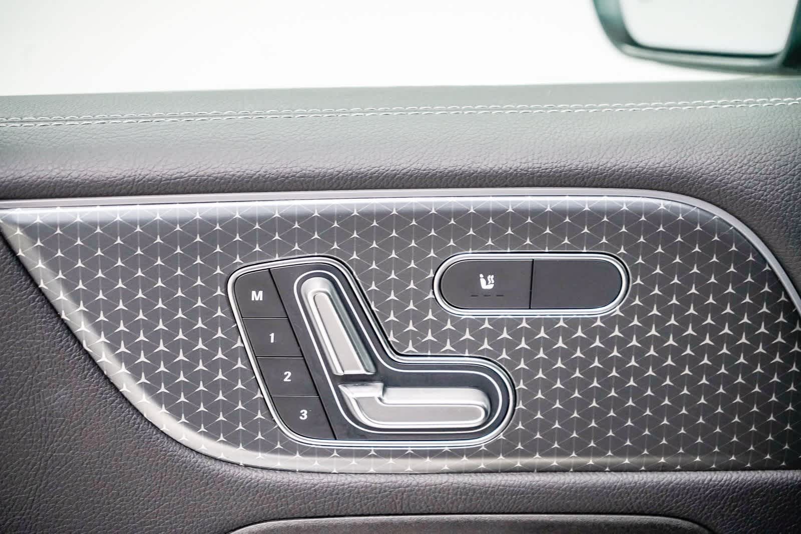 Thumbnail: 2025 Mercedes-Benz GLB - 19