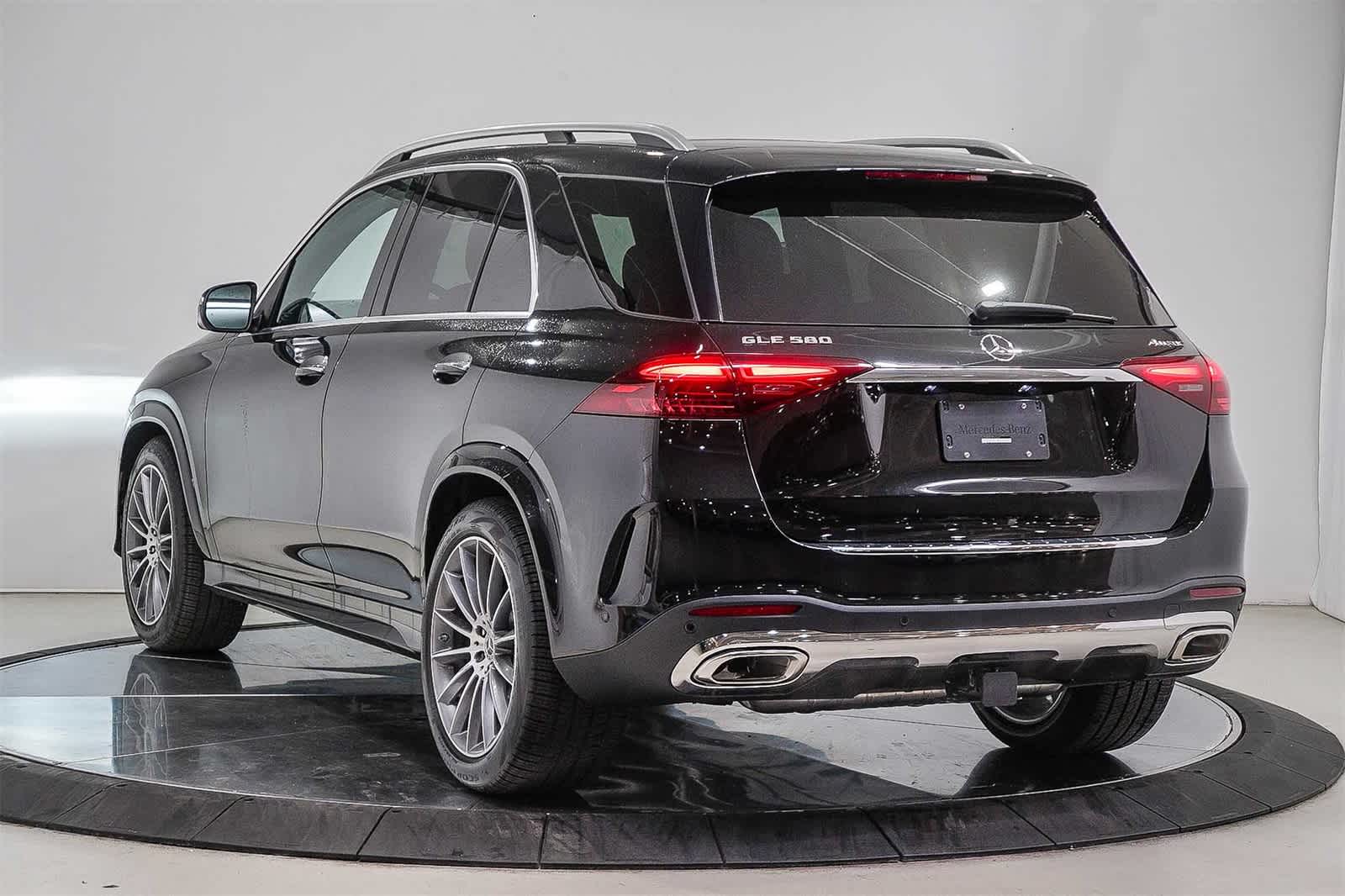 Thumbnail: 2026 Mercedes-Benz GLE - 2