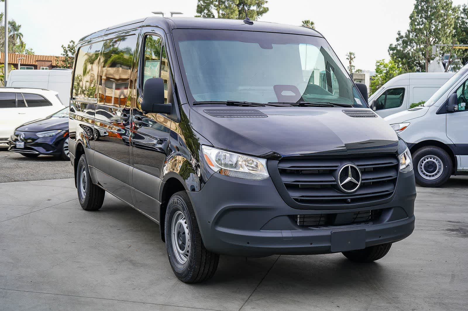Thumbnail: 2026 Mercedes-Benz Sprinter - 3